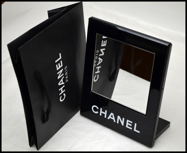 CHANELのスタンドミラー marz.jp